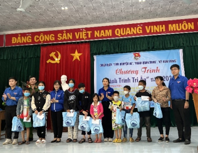 Tổ chức các hoạt động Chiến dịch tình nguyện hè - Hành trình xanh - Kỳ nghỉ hồng - Đền ơn Đáp nghĩa năm 2022